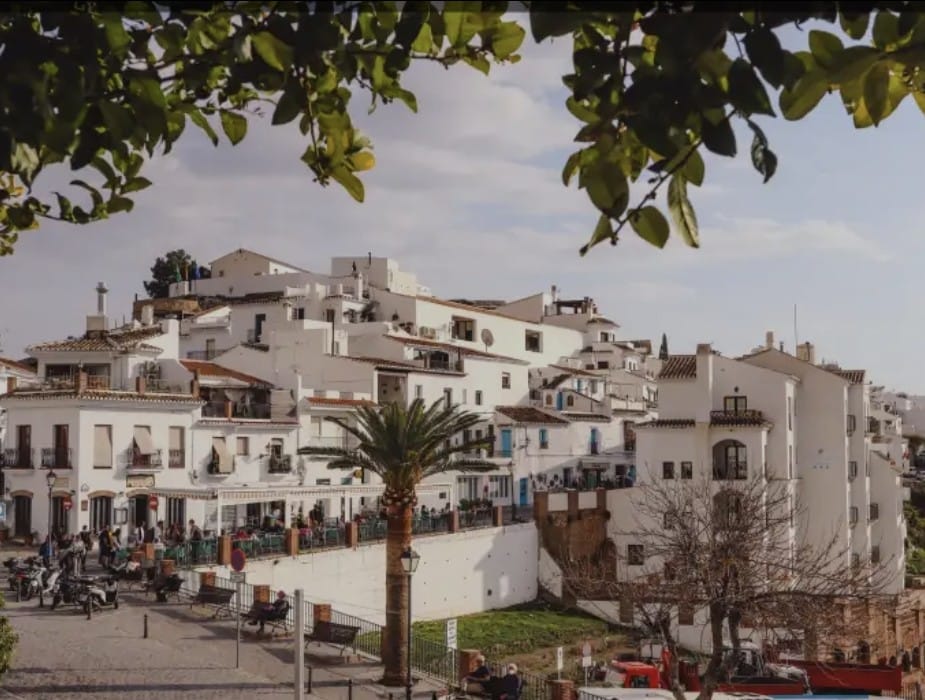 November – Frigiliana